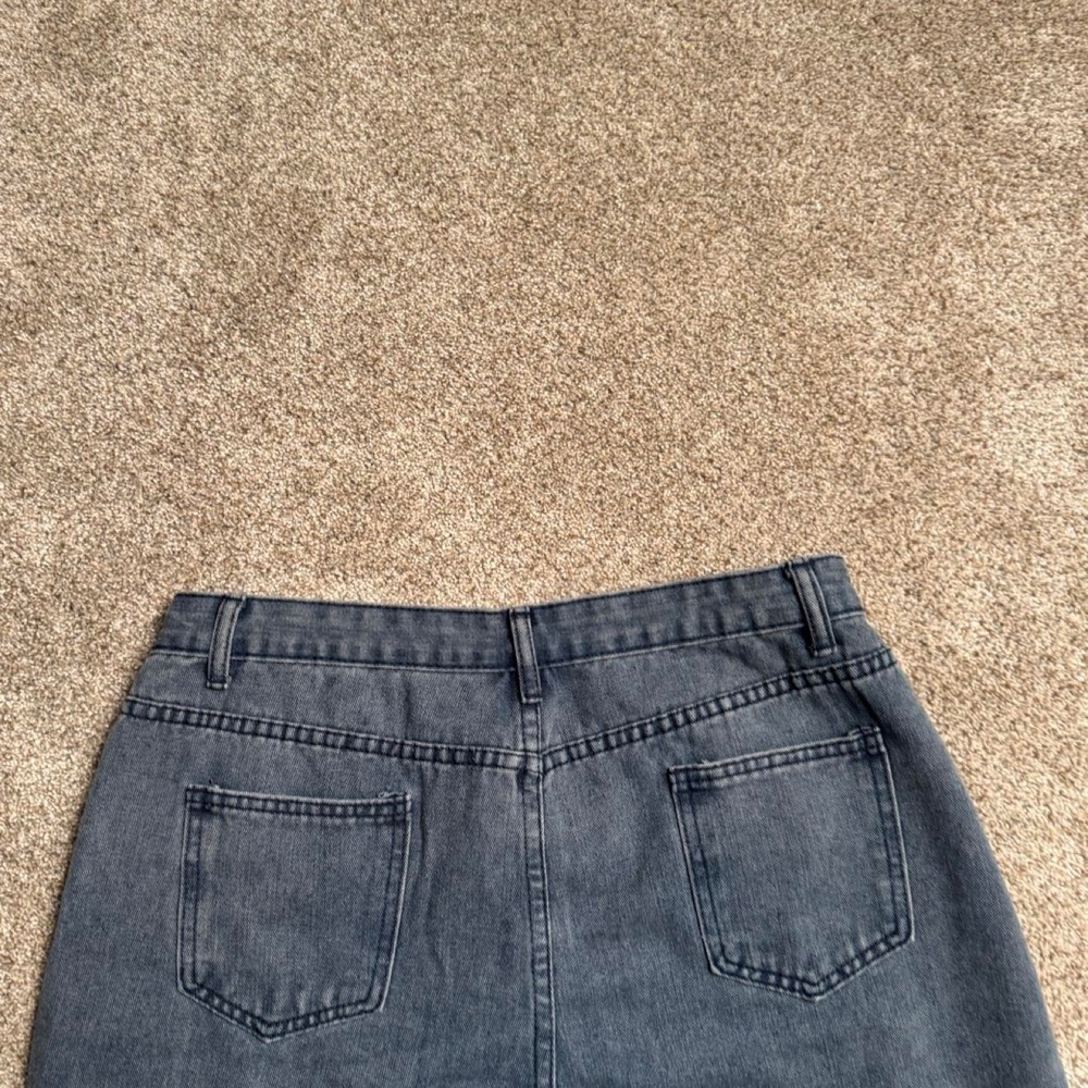 "STAR RISE" DENIM SHORTS - Picture 6 of 6